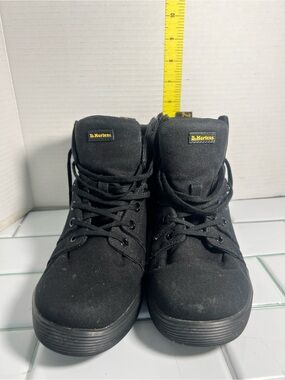 Dr. Martens women size 9
Black Canvas Lace-Up High Tops